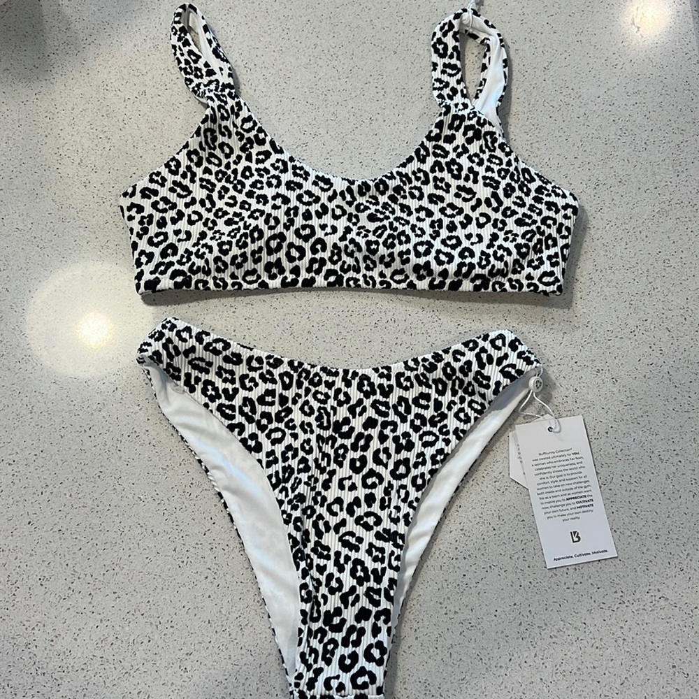 Buff bunny bikini